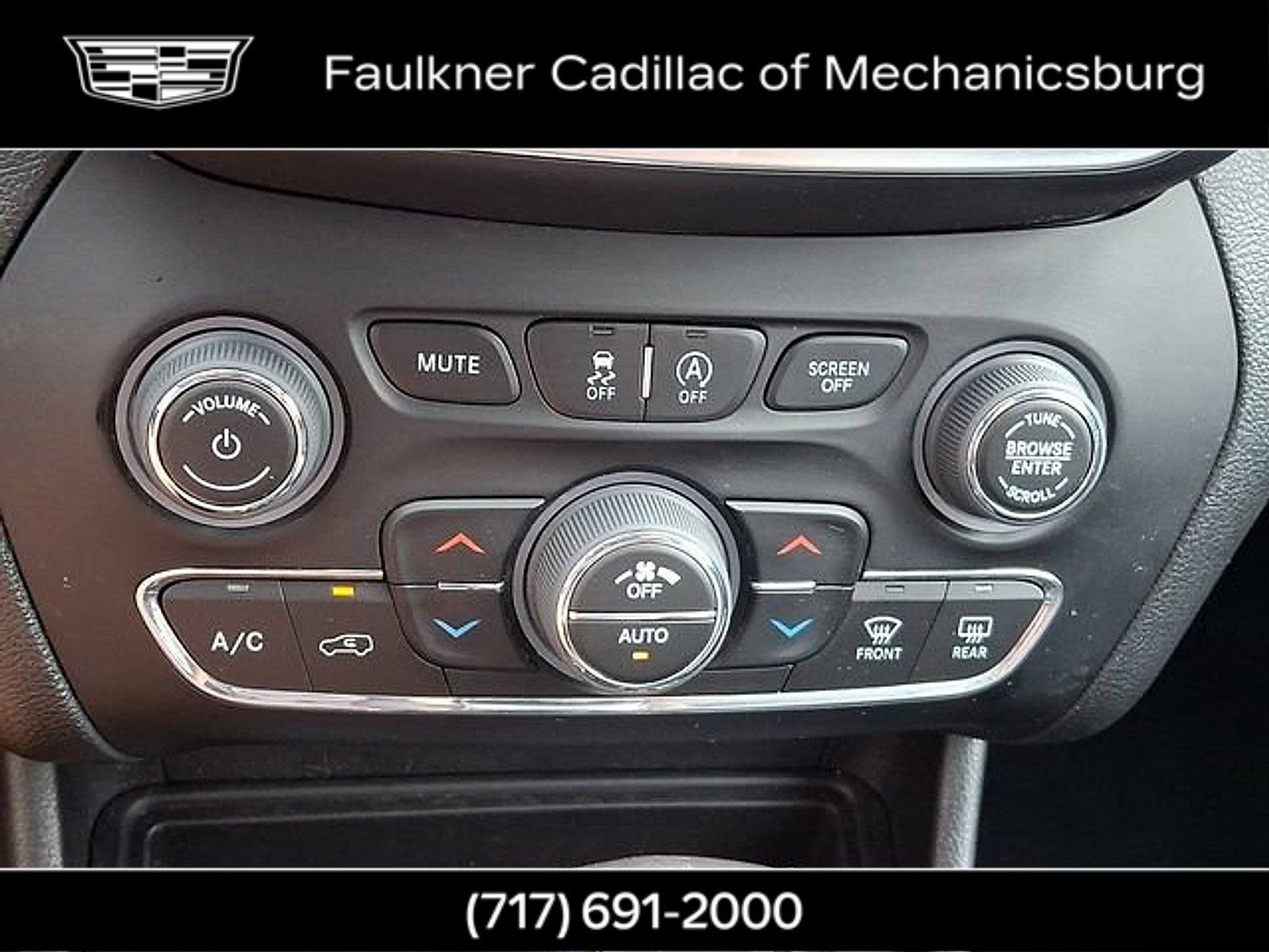 Used 2023 Jeep Cherokee Altitude Lux AWD/4WD image 29