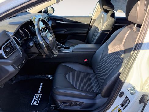 Used 2024 Toyota Camry SE image 10