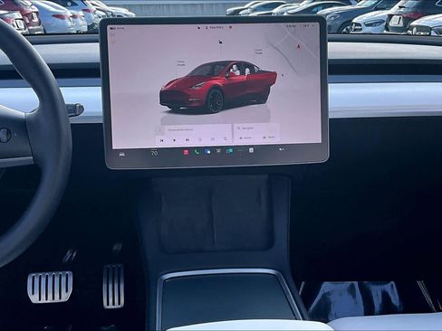 Used 2022 Tesla Model Y Performance image 7