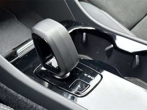 Used 2023 Volvo XC40 Recharge Ultimate w/ Protection Package Premier image 24