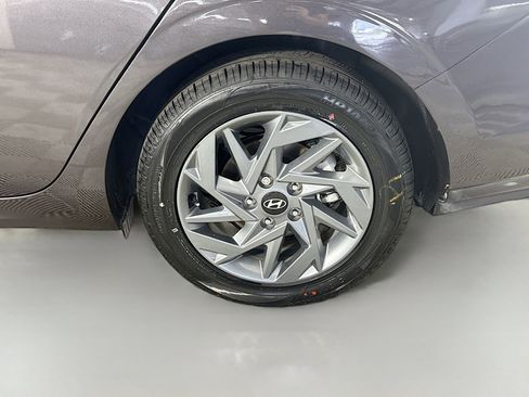 Used 2024 Hyundai Elantra SEL FWD image 37