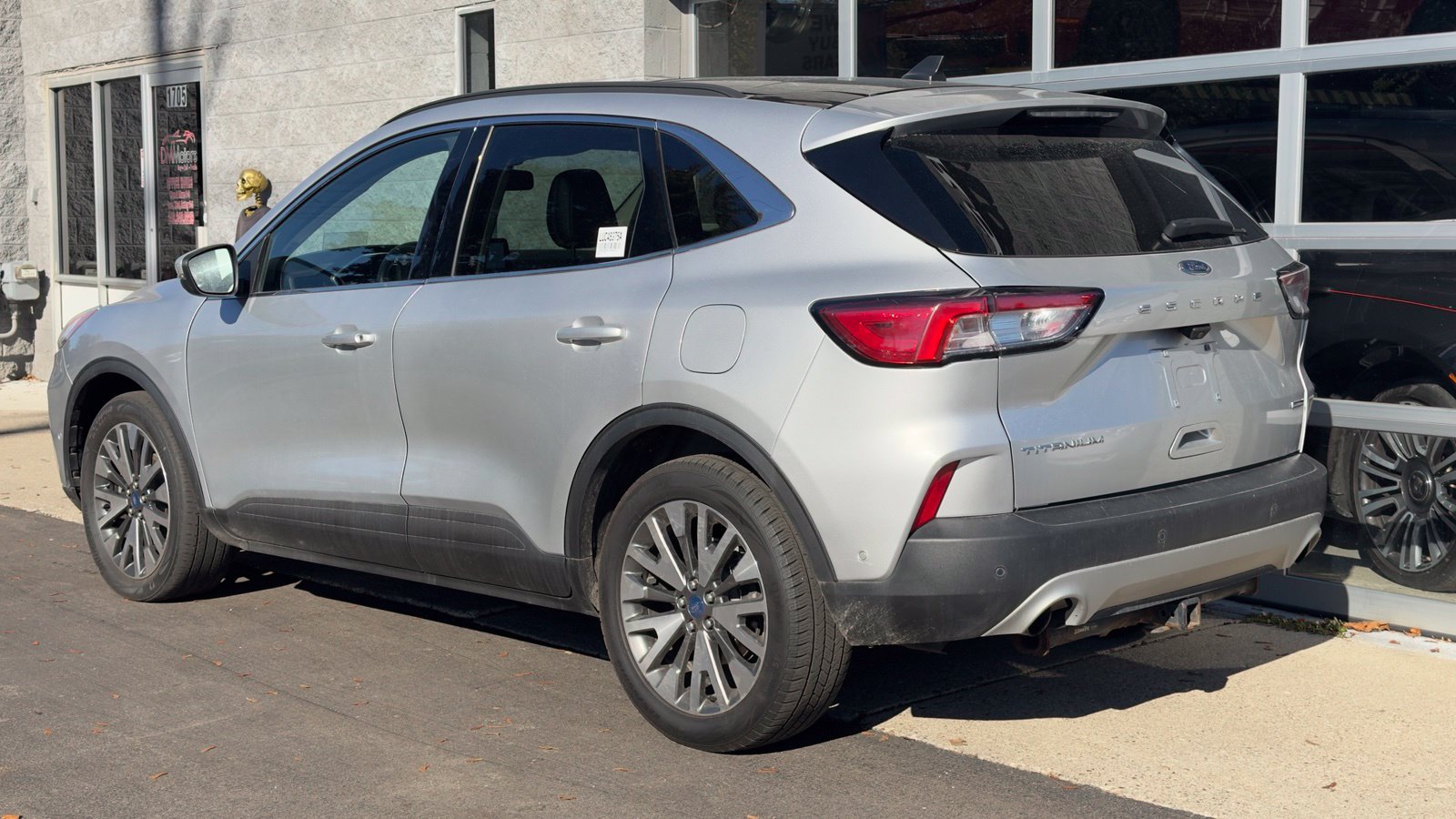 Used 2020 Ford Escape Titanium w/ Titanium Premium Package 2.0 AWD/4WD image 4