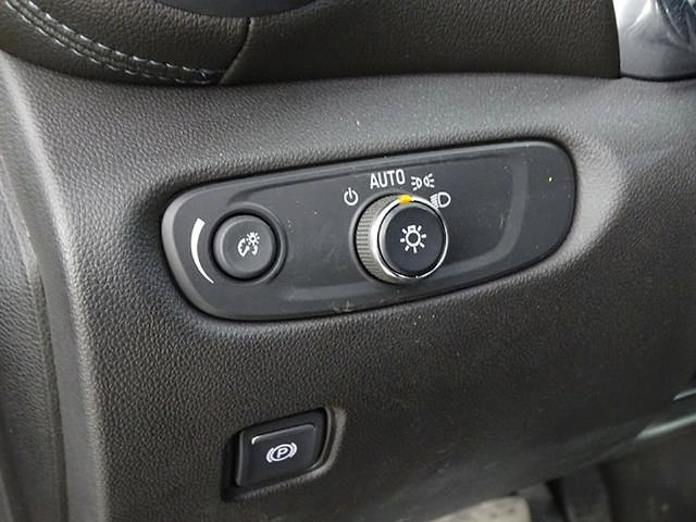 Used 2022 Chevrolet Blazer LT FWD image 17