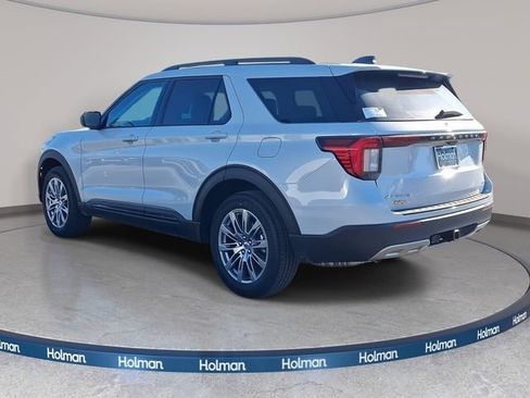 Used 2026 Ford Explorer Active w/ Active Comfort Package AWD/4WD image 5