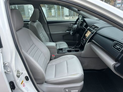 Used 2017 Toyota Camry XLE image 17