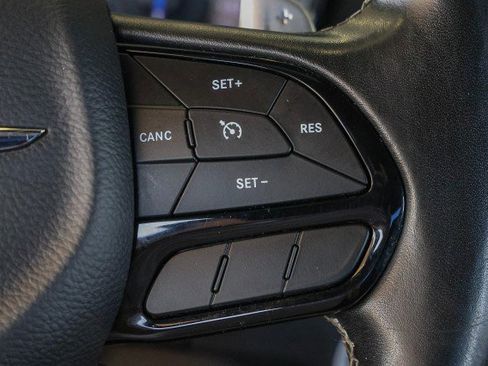 Used 2019 Chrysler 300 S image 19