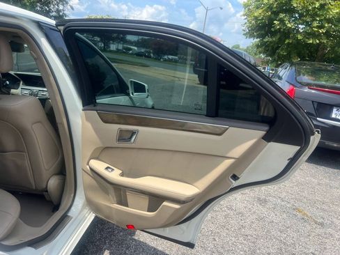 Used 2010 Mercedes-Benz E 350 4MATIC Sedan image 15