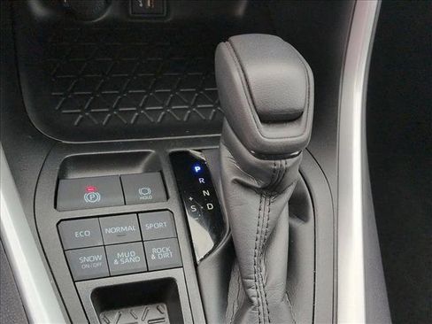 Used 2025 Toyota RAV4 LE image 12