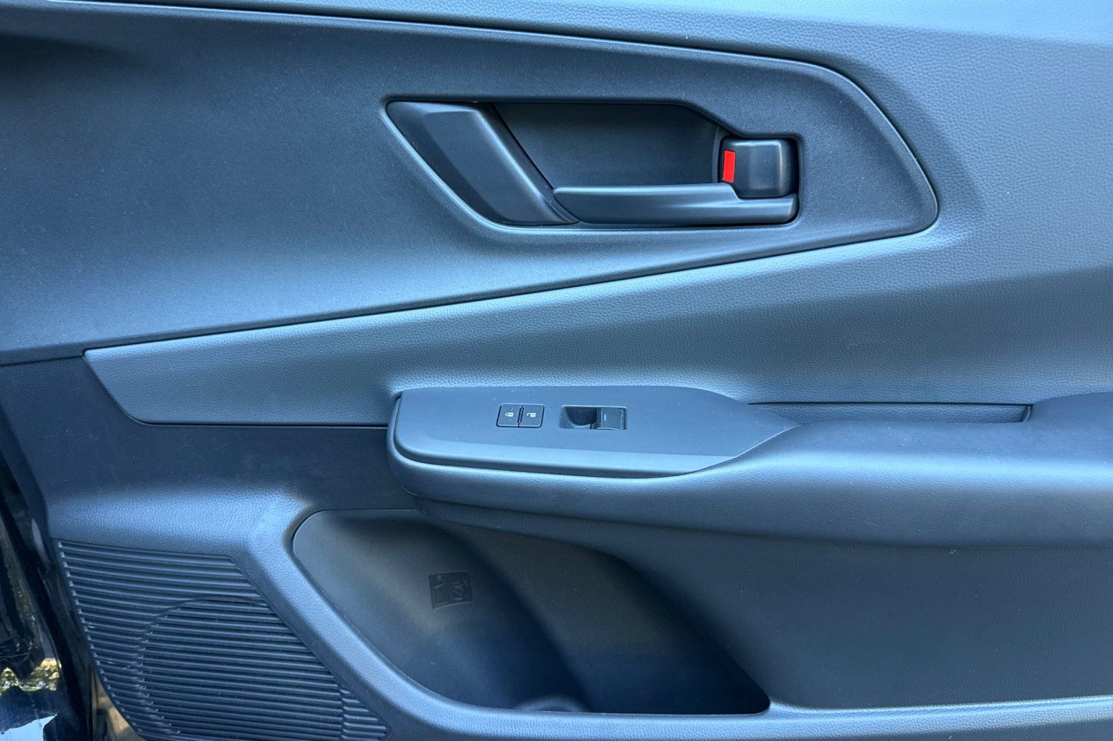 Used 2025 Toyota Prius LE FWD image 20
