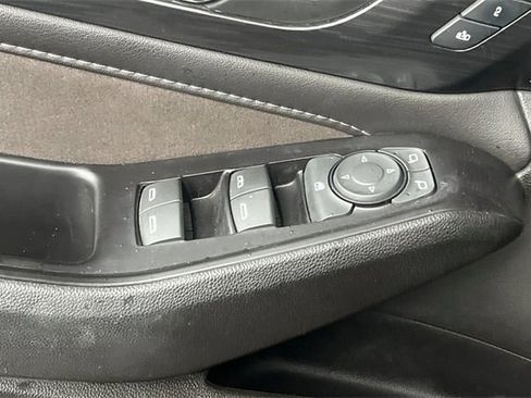 Used 2020 Chevrolet Traverse High Country image 12