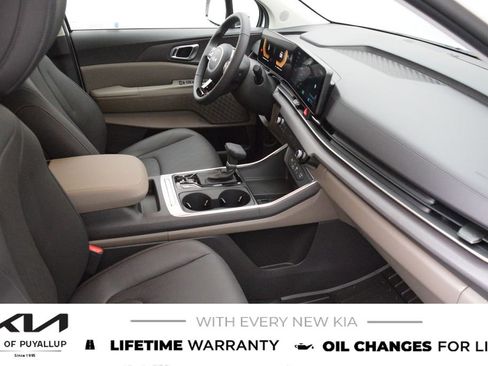 New 2026 Kia Carnival EX FWD image 16