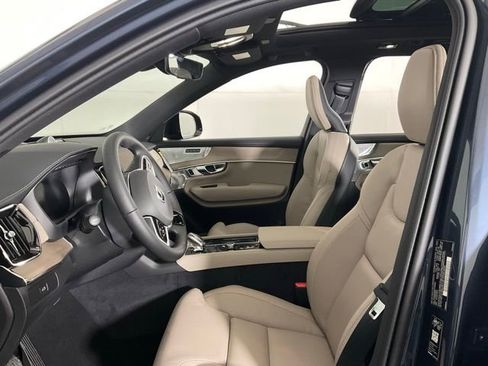 New 2026 Volvo XC90 B6 Ultra w/ Protection Package Premier image 28