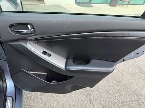 Used 2011 Nissan Altima 2.5 SL w/ Technology Pkg image 20