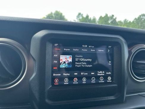Used 2018 Jeep Wrangler Unlimited Sport S AWD/4WD image 22