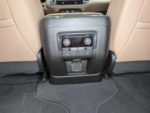 Used 2023 Chevrolet Tahoe Premier AWD/4WD image 23