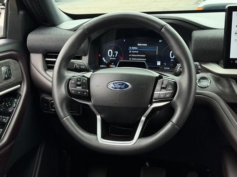 Used 2026 Ford Explorer Platinum w/ LUX Leather Package AWD/4WD image 8
