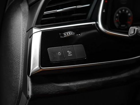 Used 2022 Audi Q8 Premium Plus w/ Premium Plus Package AWD/4WD image 27