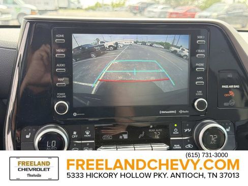 Used 2021 Toyota Highlander XLE FWD image 39