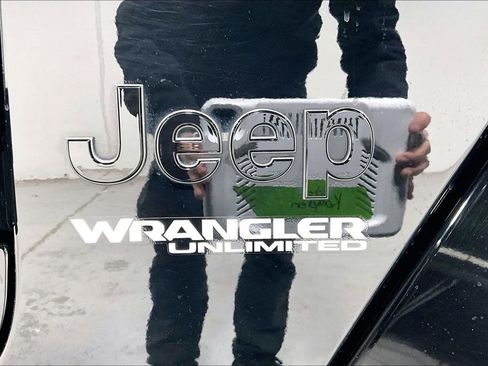 Used 2020 Jeep Wrangler Unlimited Sahara image 41