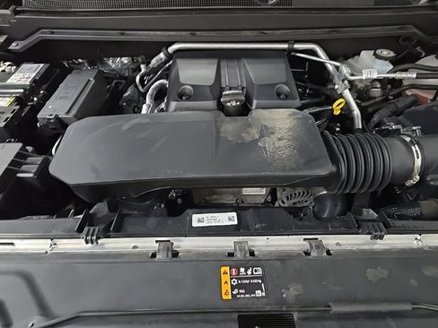 Used 2024 GMC Canyon AT4 image 14