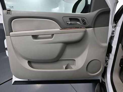 Used 2011 Chevrolet Tahoe LT w/ Luxury Package image 19