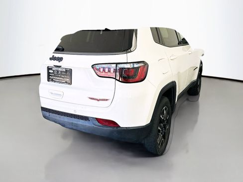 Used 2021 Jeep Compass Trailhawk AWD/4WD image 7
