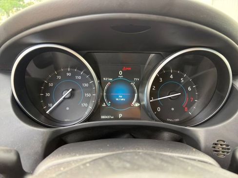 Used 2017 Jaguar XE RWD image 8