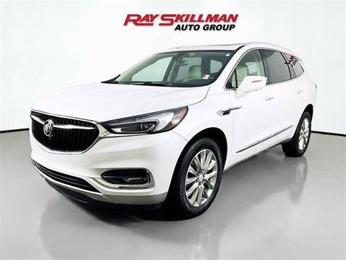Used 2020 Buick Enclave Essence w/ Sound and Sites Package image 3