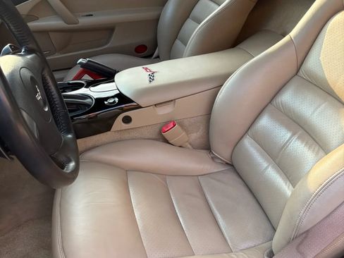 Used 2006 Chevrolet Corvette Coupe w/ Preferred Equipment Group RWD image 44
