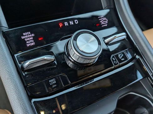 Used 2025 Jeep Grand Cherokee Summit AWD/4WD image 19