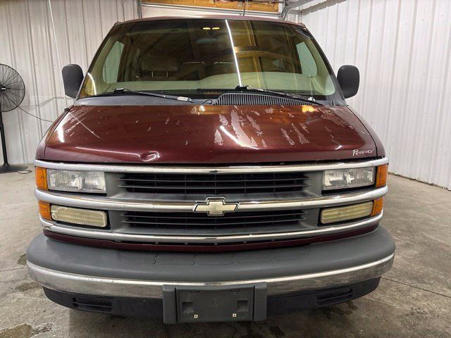 Used 1998 Chevrolet Express 1500 RWD image 2