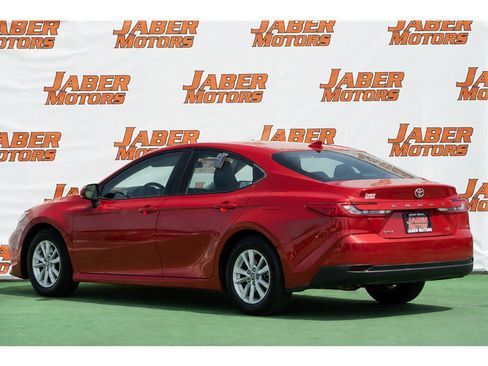 Used 2025 Toyota Camry LE FWD image 10