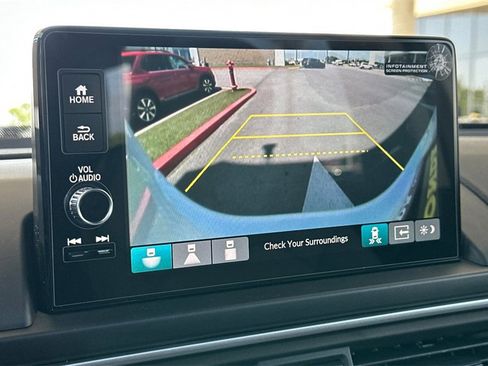 New 2025 Honda Pilot Touring image 22