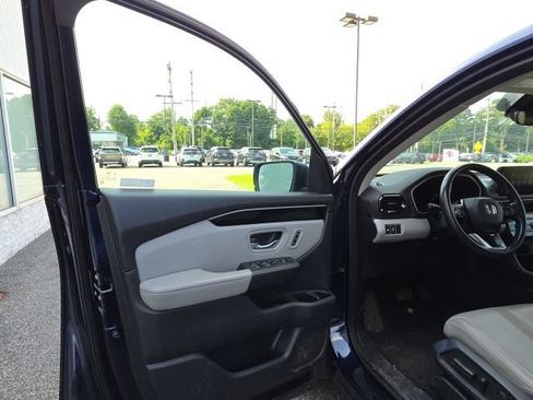 Used 2023 Honda Pilot Touring image 17