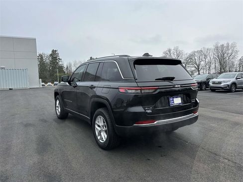 Used 2023 Jeep Grand Cherokee Laredo w/ Luxury Tech Group I image 23