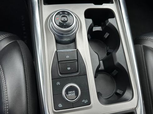 Used 2022 Ford Explorer Platinum w/ Technology Package image 26
