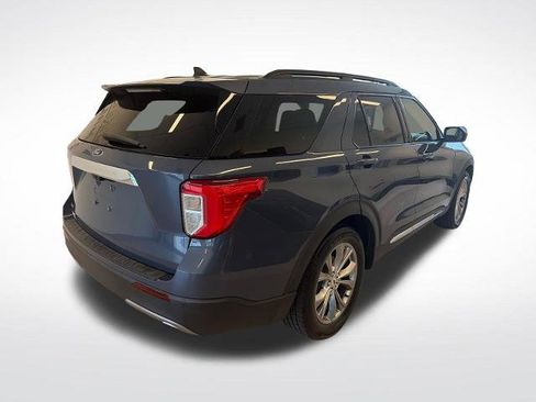 Certified 2021 Ford Explorer XLT w/ Equipment Group 202A RWD image 3