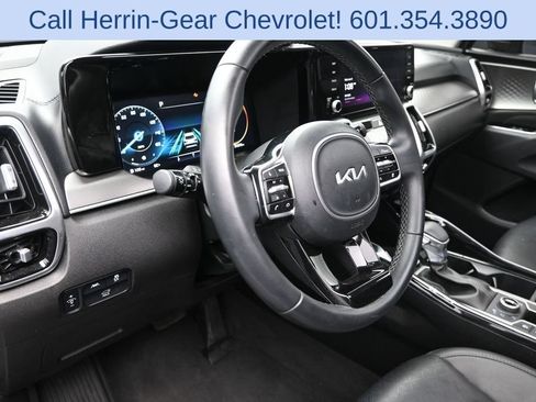 Used 2023 Kia Sorento SX AWD/4WD image 12