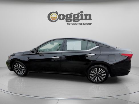 Used 2024 Nissan Altima 2.5 SV image 8