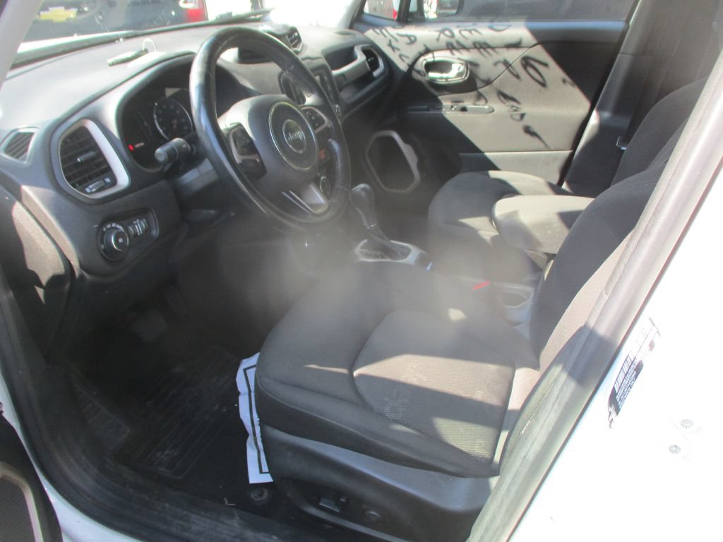 Used 2016 Jeep Renegade Latitude w/ Popular Equipment Group AWD/4WD image 10