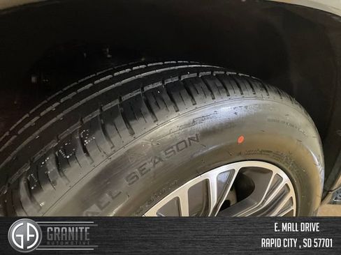 Used 2024 Jeep Wagoneer Series II AWD/4WD image 30