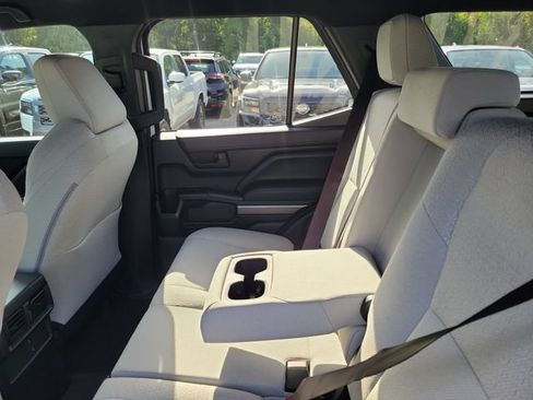 Used 2025 Toyota 4Runner SR5 AWD/4WD image 14