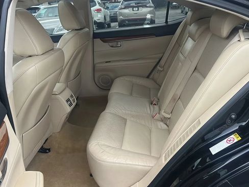 Used 2013 Lexus ES 300h w/ Luxury Pkg FWD image 8