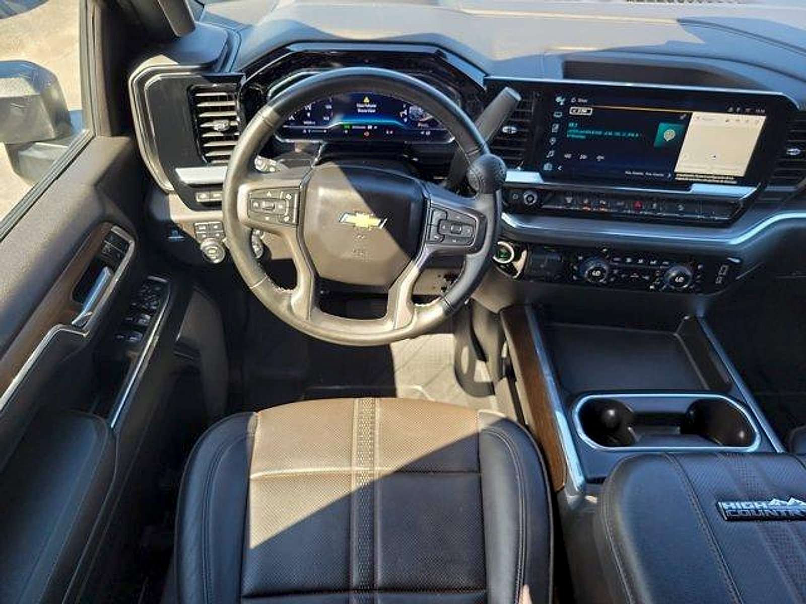 Used 2024 Chevrolet Silverado 2500 High Country w/ High Country Premium Package AWD/4WD image 16
