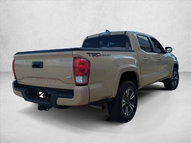 Used 2017 Toyota Tacoma TRD Sport w/ Tow Package RWD image 5