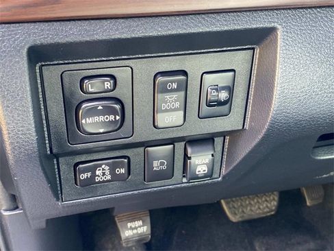 Used 2020 Toyota Tundra Limited image 15