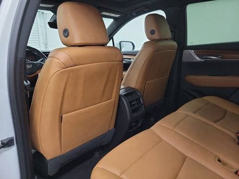 Used 2022 Cadillac XT5 Premium Luxury w/ Technology Package FWD image 13
