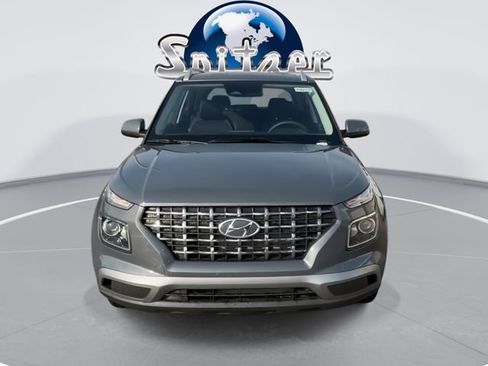 New 2025 Hyundai Venue SEL image 3