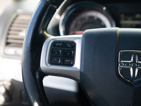 Used 2012 Dodge Grand Caravan R/T w/ Driver Convenience Group image 39