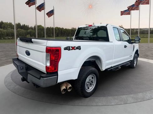 Used 2017 Ford F250 XL w/ Power Equipment Group AWD/4WD image 5